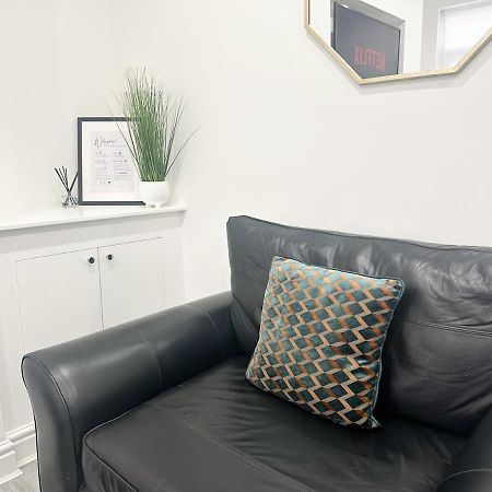Contractors Dream, 4 Bedroom 2 Bathroom Liverpool Exteriör bild