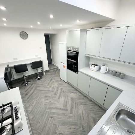 Contractors Dream, 4 Bedroom 2 Bathroom Liverpool Exteriör bild