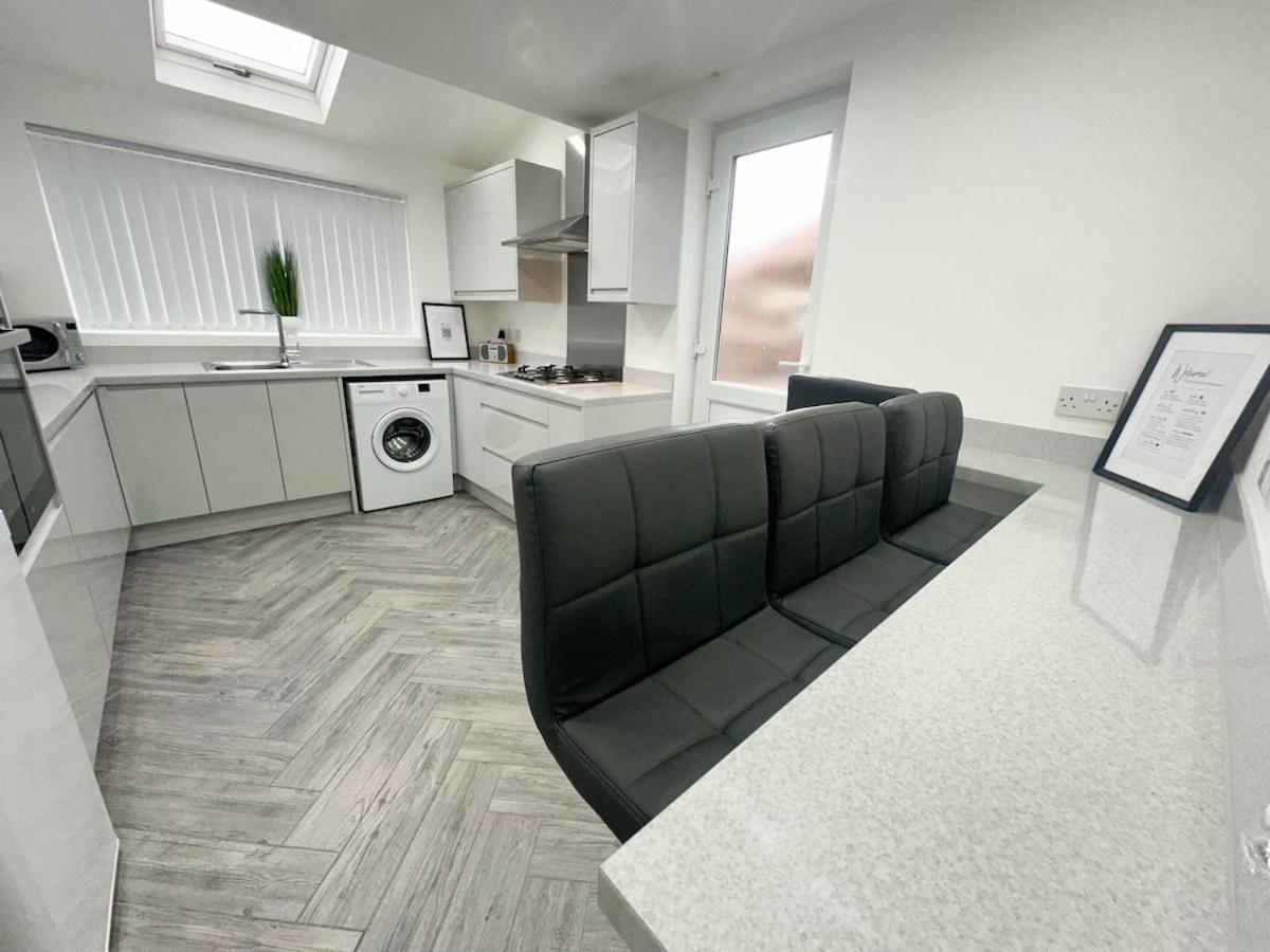 Contractors Dream, 4 Bedroom 2 Bathroom Liverpool Exteriör bild