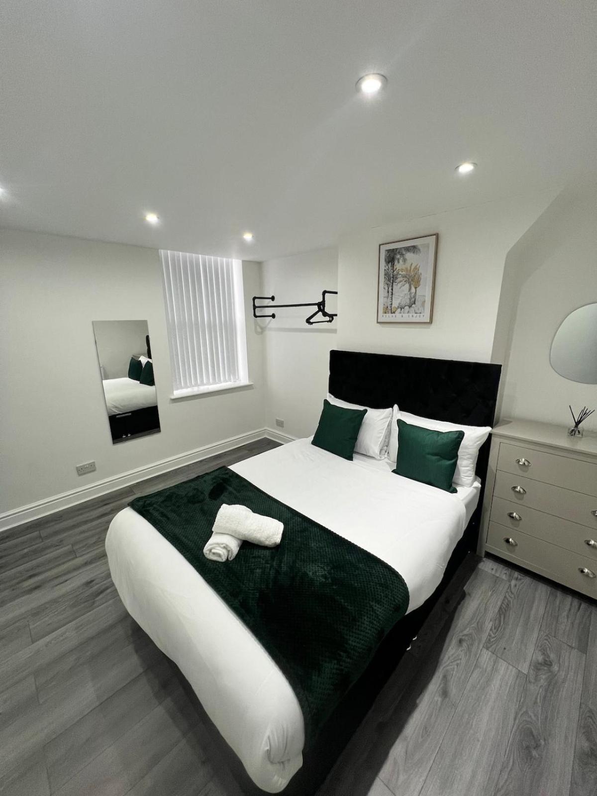 Contractors Dream, 4 Bedroom 2 Bathroom Liverpool Exteriör bild