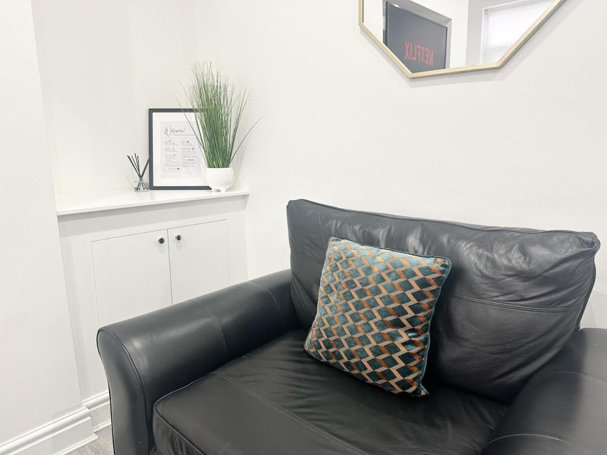 Contractors Dream, 4 Bedroom 2 Bathroom Liverpool Exteriör bild