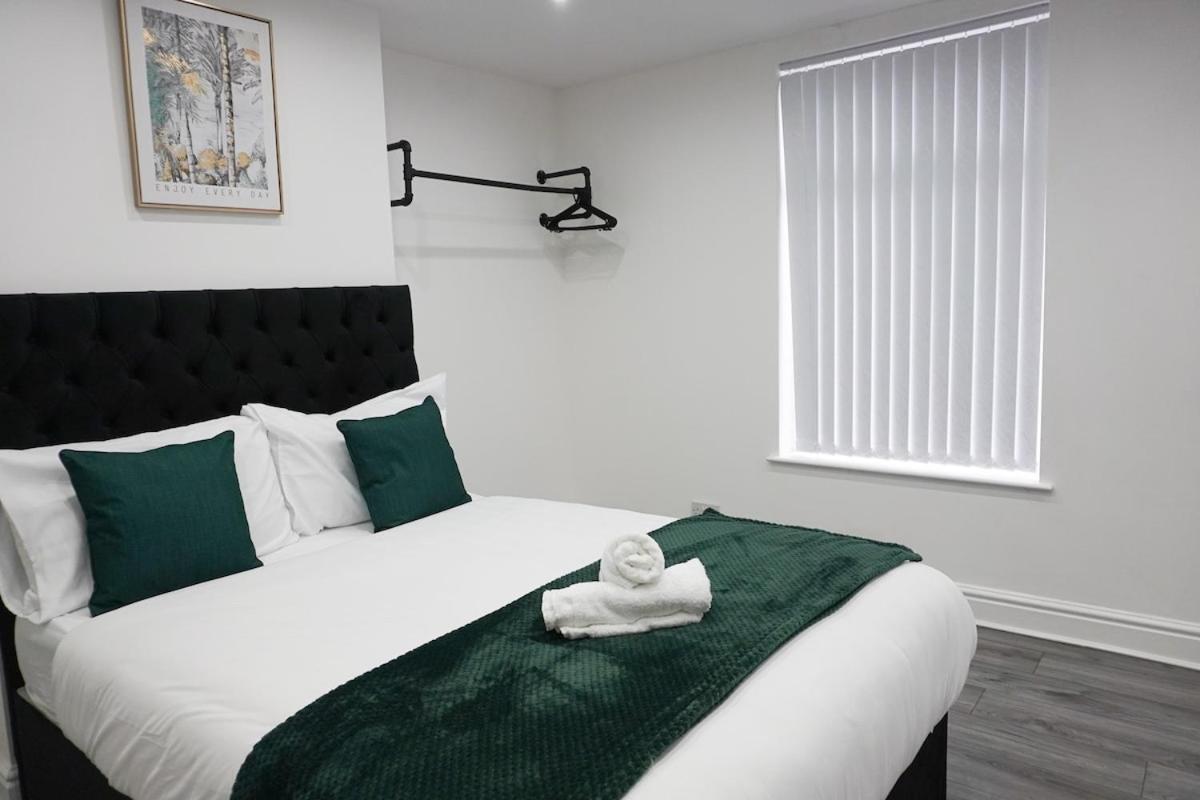 Contractors Dream, 4 Bedroom 2 Bathroom Liverpool Exteriör bild