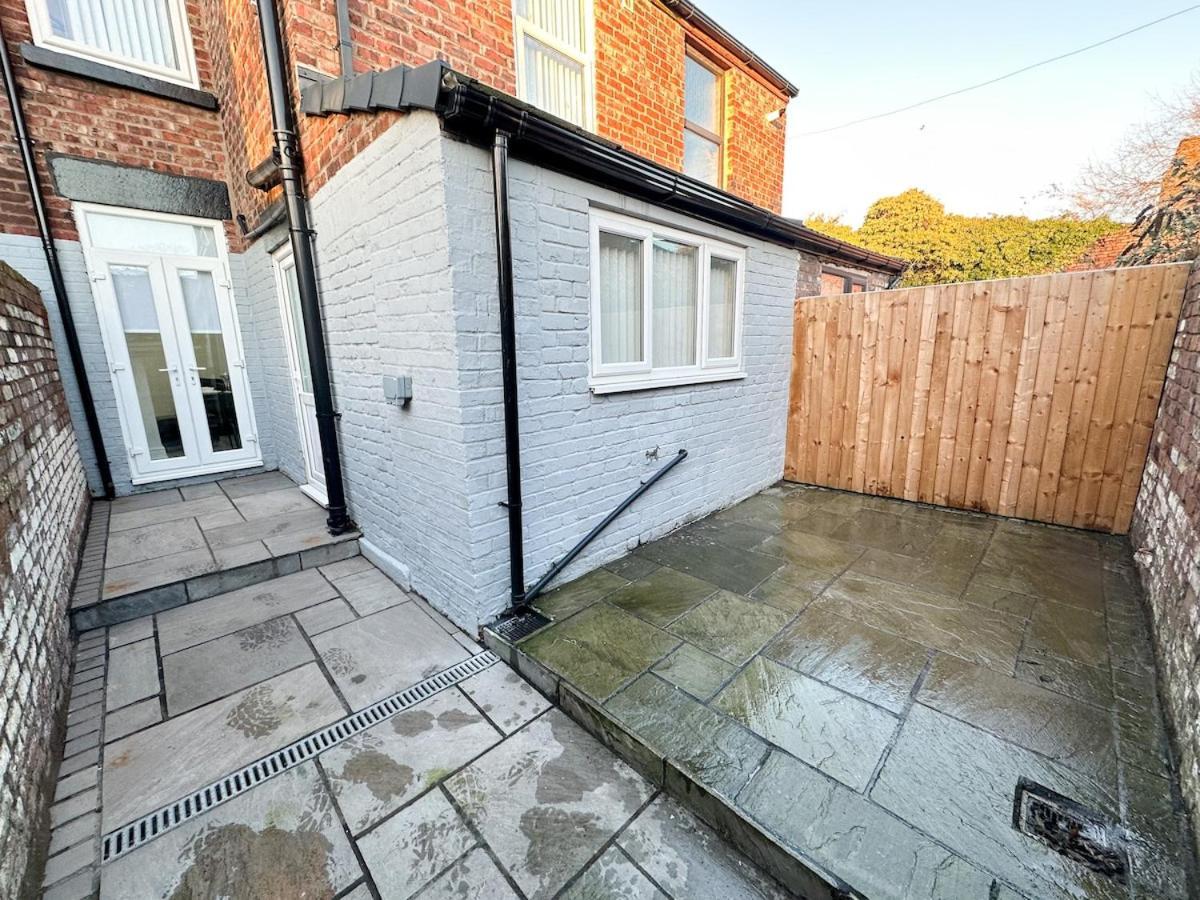 Contractors Dream, 4 Bedroom 2 Bathroom Liverpool Exteriör bild