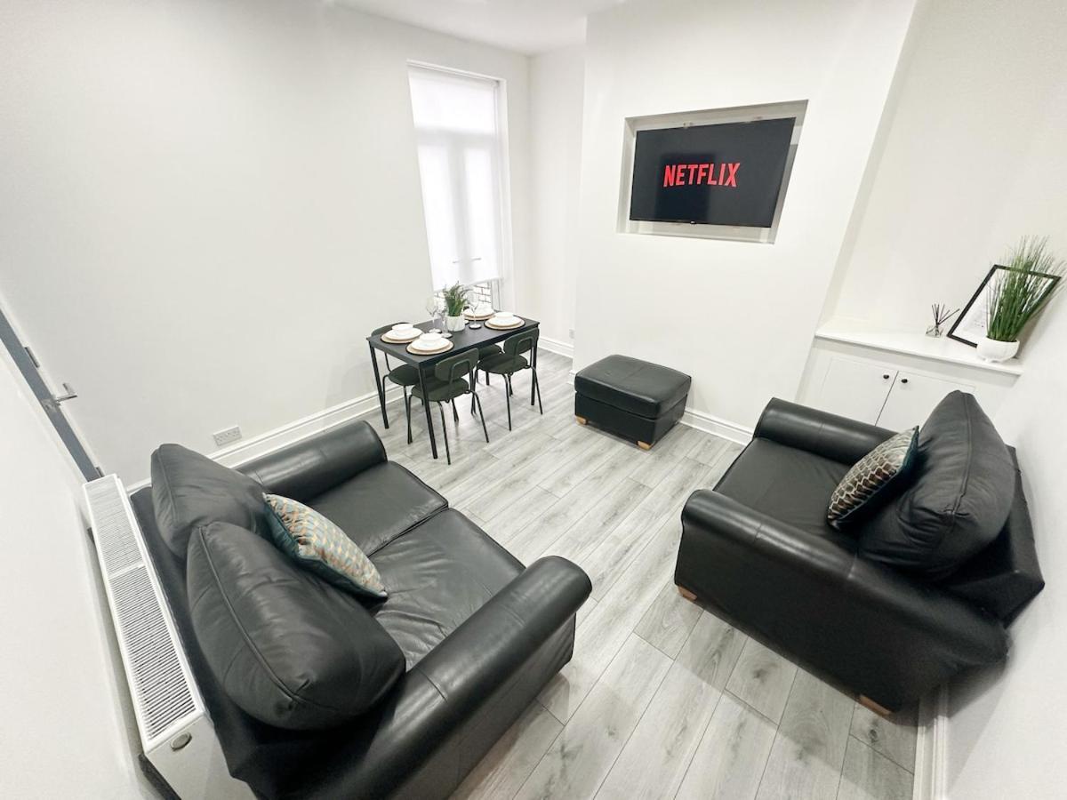 Contractors Dream, 4 Bedroom 2 Bathroom Liverpool Exteriör bild