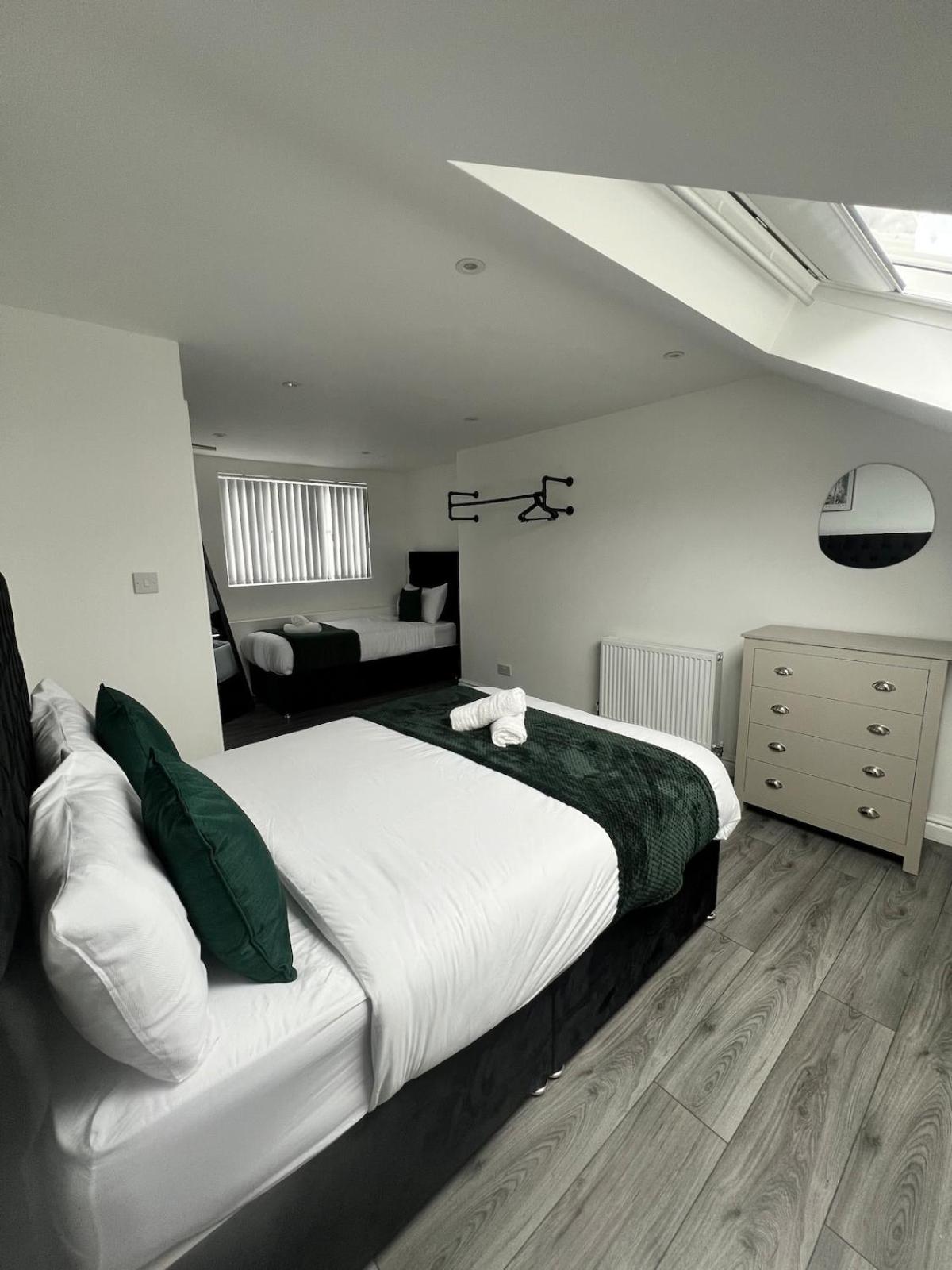 Contractors Dream, 4 Bedroom 2 Bathroom Liverpool Exteriör bild