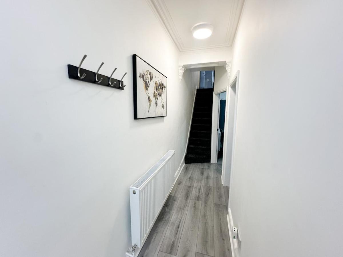 Contractors Dream, 4 Bedroom 2 Bathroom Liverpool Exteriör bild