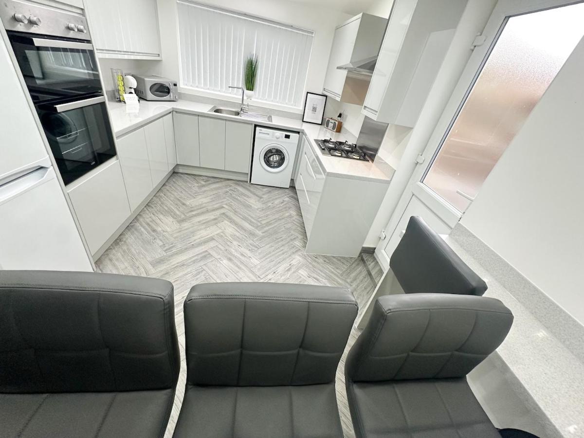 Contractors Dream, 4 Bedroom 2 Bathroom Liverpool Exteriör bild
