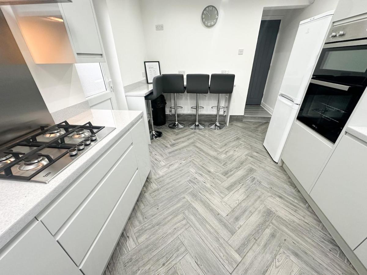 Contractors Dream, 4 Bedroom 2 Bathroom Liverpool Exteriör bild