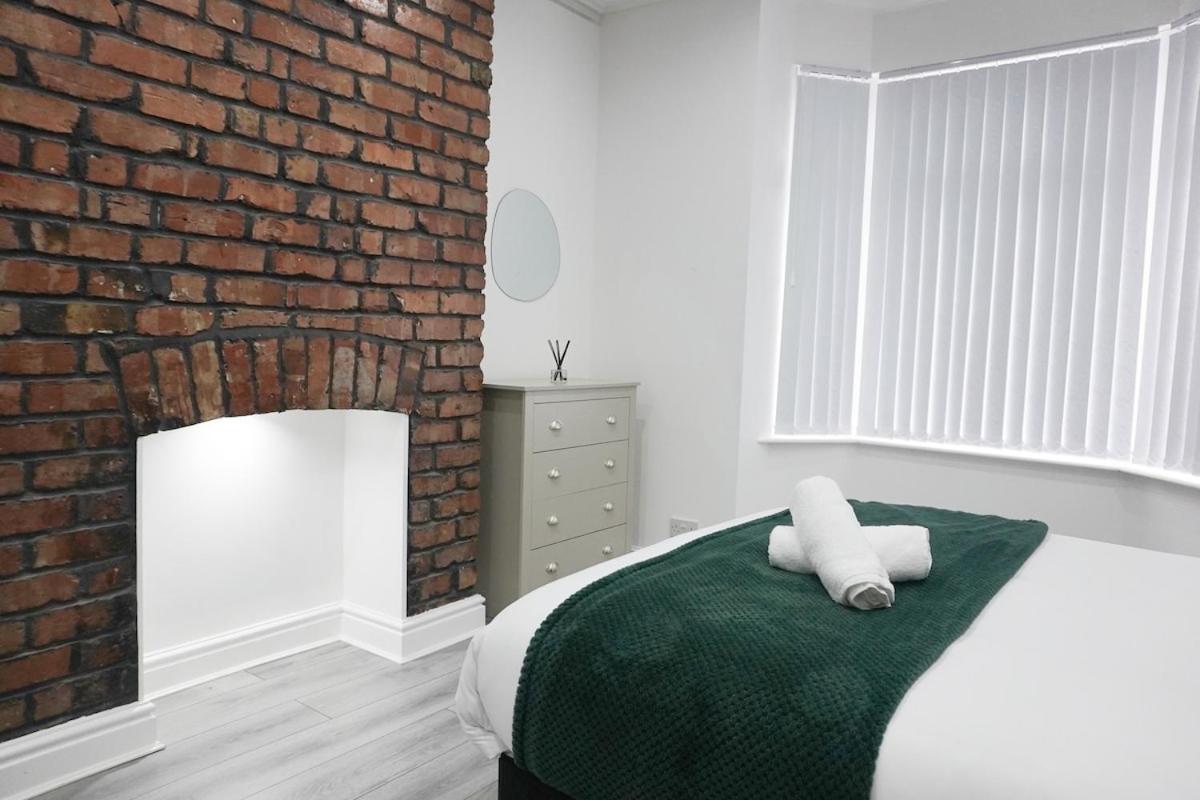 Contractors Dream, 4 Bedroom 2 Bathroom Liverpool Exteriör bild