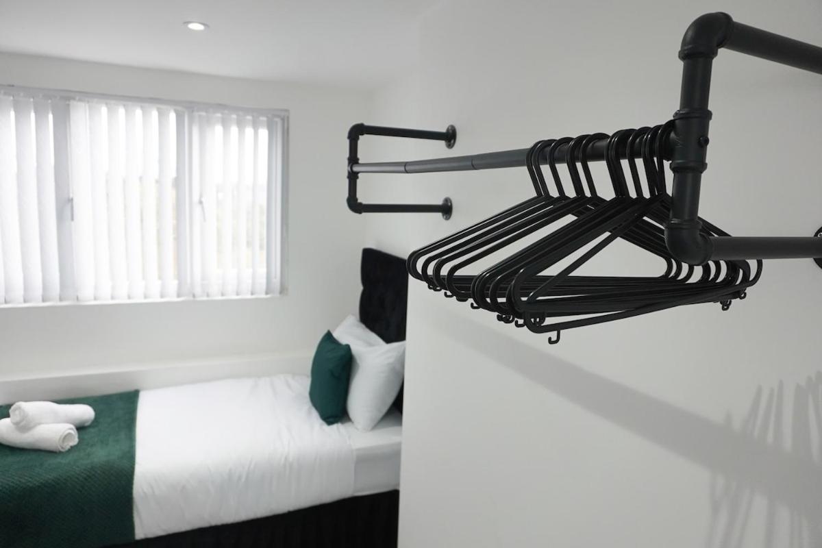 Contractors Dream, 4 Bedroom 2 Bathroom Liverpool Exteriör bild