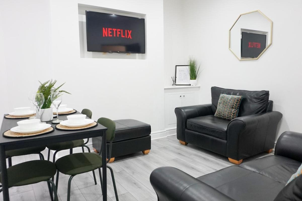 Contractors Dream, 4 Bedroom 2 Bathroom Liverpool Exteriör bild