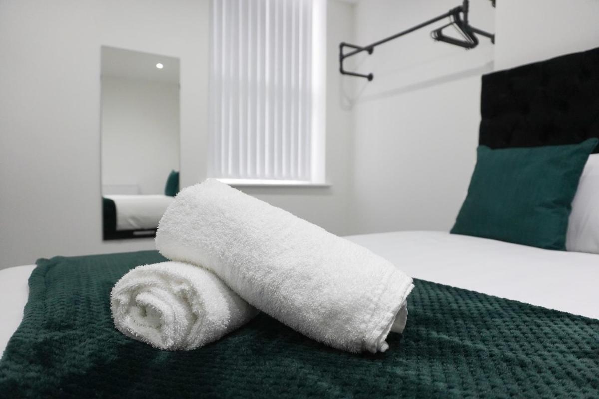 Contractors Dream, 4 Bedroom 2 Bathroom Liverpool Exteriör bild