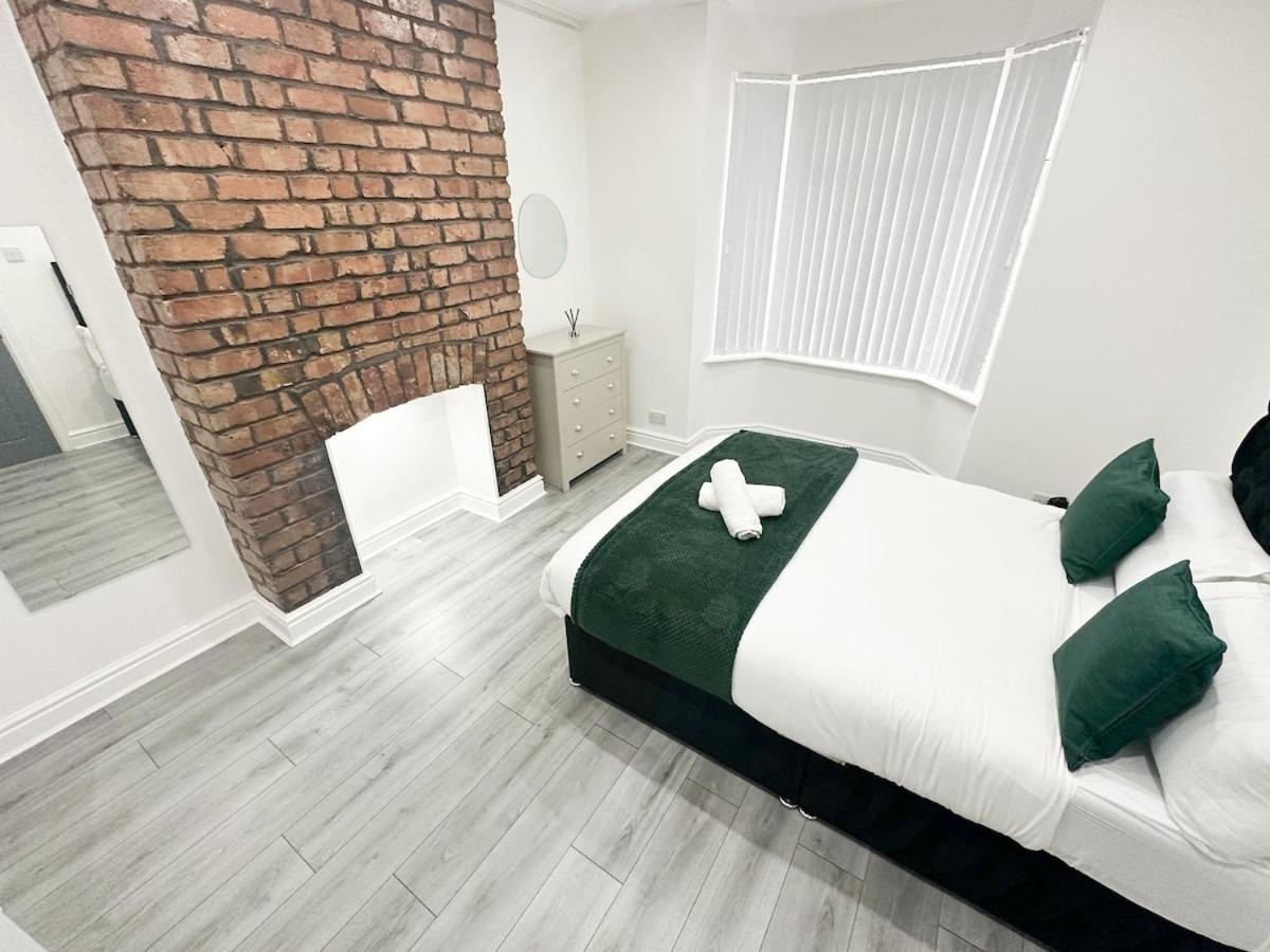 Contractors Dream, 4 Bedroom 2 Bathroom Liverpool Exteriör bild