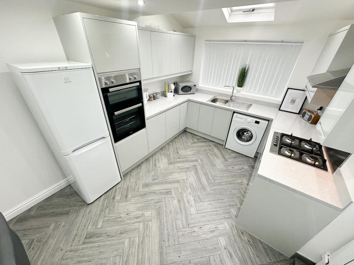 Contractors Dream, 4 Bedroom 2 Bathroom Liverpool Exteriör bild