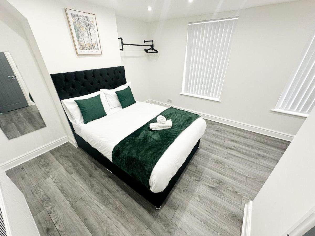 Contractors Dream, 4 Bedroom 2 Bathroom Liverpool Exteriör bild