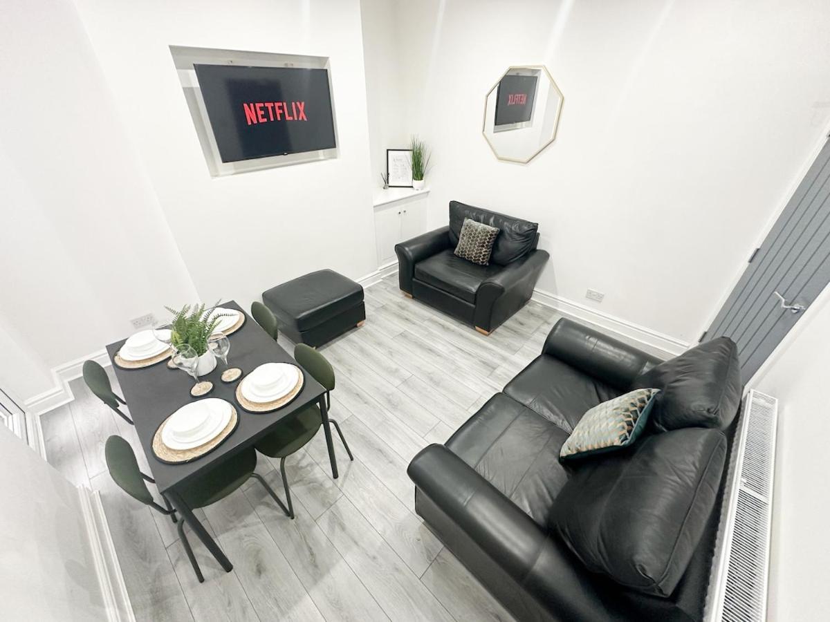 Contractors Dream, 4 Bedroom 2 Bathroom Liverpool Exteriör bild