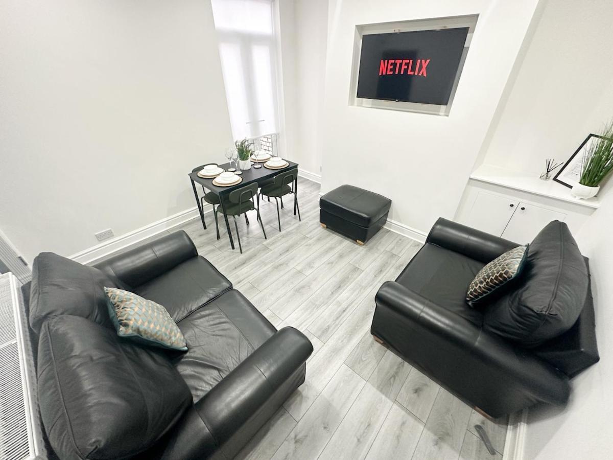 Contractors Dream, 4 Bedroom 2 Bathroom Liverpool Exteriör bild